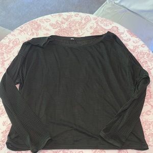 Lululemon lightweight long sleeve layer L